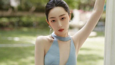 Nghệ sĩ lao đao khi bị phát tán ảnh nhạy cảm