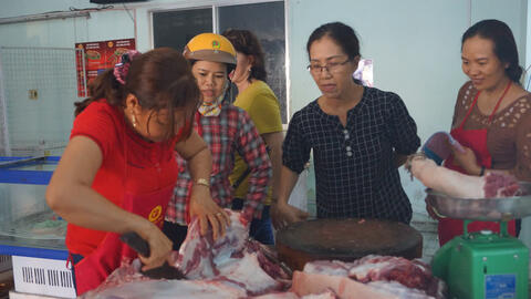 Giá thịt heo sỉ tiếp tục giảm nhẹ