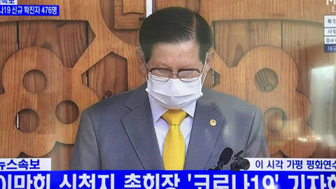 Giáo chủ Tân Thiên địa quỳ gối xin lỗi người dân và chính phủ Hàn Quốc