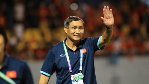 Báo Trung Quốc đưa tin sai lệch rằng HLV Mai Đức Chung phải từ chức sau thất bại