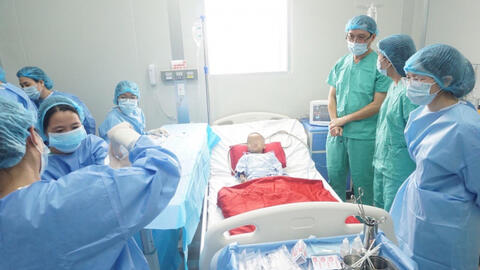 Lần đầu tiên ghép tế bào gốc thành công, chữa khỏi bệnh u nguyên bào thần kinh cho em bé 4 tuổi