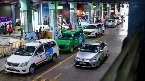 "Xe công nghệ muốn bình đẳng thì phải đóng phí nhượng quyền ở sân bay, không có sự ưu ái nào ở đây"