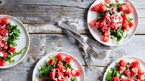 Món ngon mỗi ngày: Salad dưa hấu và rau Arugula
