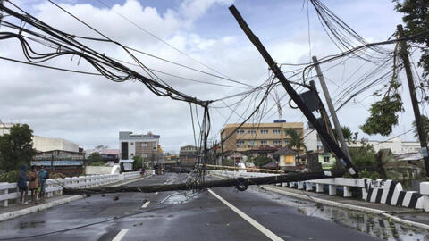 Siêu bão mạnh nhất thế giới nhấn chìm 150 ngôi nhà ở Philippines