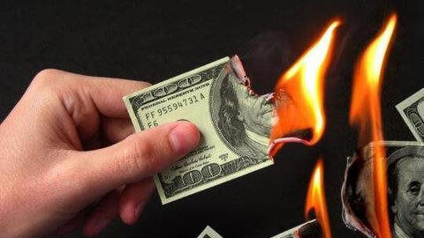 Bloomberg: Sự sụp đổ của đồng USD mới chỉ bắt đầu