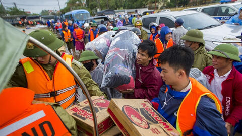 Thủ tướng yêu cầu tạo thuận lợi cho các tổ chức, cá nhân từ thiện cứu trợ miền Trung