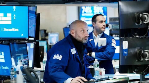 Mỹ hạn chế du lịch từ Nam Phi, 7 quốc gia khác, thị trường chứng khoán thế giới lao đốc