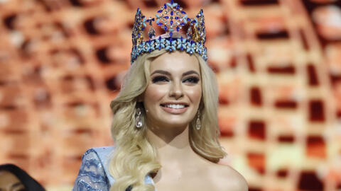 Tân Hoa hậu Thế giới Karolina Bielawska - người đẹp tài sắc vẹn toàn