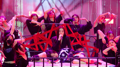 Hồ Ngọc Hà & tlinh “đốt cháy” sân khấu tổng duyệt WeChoice, dự kiến sẽ có màn “chị chị em em” bốc lửa!