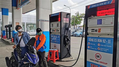 Điều hành giá xăng dầu bám sát giá thị trường thế giới