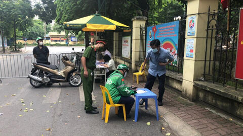 Trong 3 ngày đầu giãn cách, Hà Nội xử phạt các trường hợp vi phạm hơn 1,5 tỷ đồng