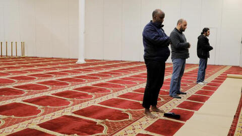 Các quốc gia thực hiện "cách ly xã hội" như thế nào?