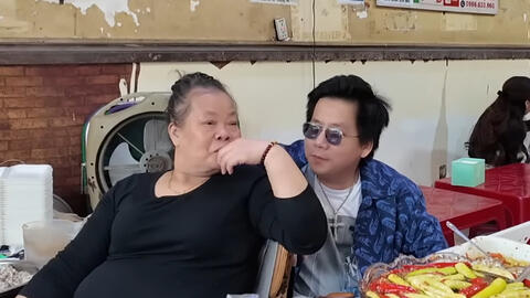 Khoa Pug mục sở thị hàng "bún chửi" khét tiếng, cố tình làm một việc nhưng không thành 