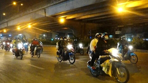 Đoàn người vượt 2000 km từ tâm dịch Bình Dương về phía Bắc tránh dịch