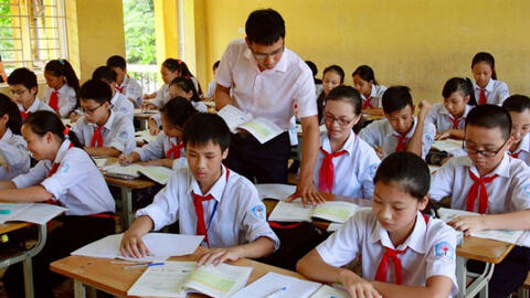Chính phủ yêu cầu Bộ Giáo dục khẩn trương hoàn thiện hồ sơ đề xuất miễn học phí cho học sinh THCS