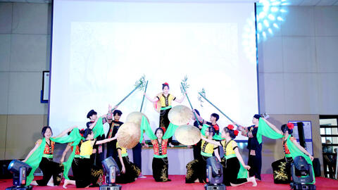 Đưa âm nhạc dân tộc đến gần với trẻ em hiện đại