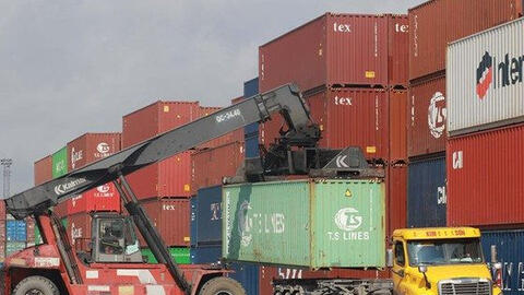 Tổng kim ngạch xuất nhập khẩu 10 tháng tăng nhẹ, cả nước nhập siêu 1,45 tỷ USD