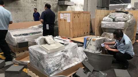 Nhiều người giúp sức cho cựu cán bộ công an TP.HCM buôn lậu 1.282 container hàng hóa