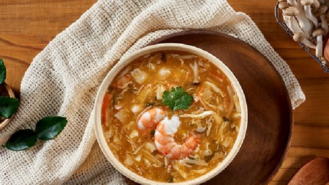 Món ngon mỗi ngày: Súp nấm hải sản chua cay