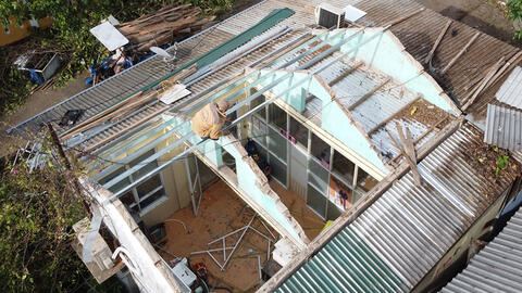 Bão Noul làm 6 người chết, hơn 20.000 căn nhà bị sập và tốc mái