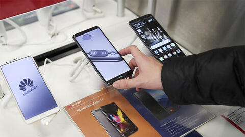 Sợ liên lụy, FedEx từ chối vận chuyển một chiếc Huawei P30 từ Anh đến Mỹ