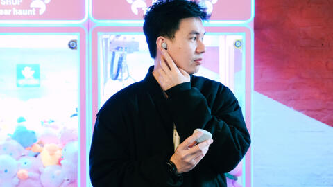 Trải nghiệm tai nghe Sony WF-1000XM5: Chống ồn “ổn áp”, gật/lắc đầu để điều khiển không thể độc lạ hơn!