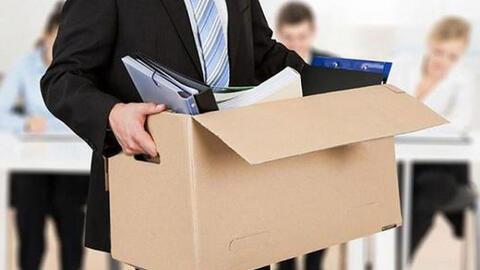 Công chức, viên chức ngoại tình sẽ bị buộc thôi việc