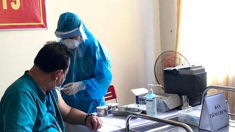 Việt Nam đã có 5.248 người được tiêm vắc xin Covid-19