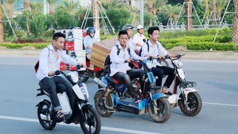 Cần phải có biện pháp "quản chặt" người điều khiển xe máy, xe máy điện