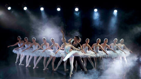 Biên đạo múa Trần Ly Ly lần đầu đưa vở ballet kinh điển Hồ Thiên Nga ra công diễn ngoài trời