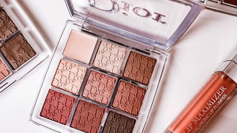 Top 6 bảng phấn mắt 'gây bão' trong năm 2021