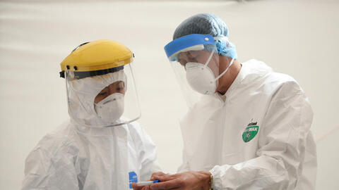 800 y bác sĩ ở các bệnh viện tuyến đầu sẽ thử nghiệm vắc xin lao chống Covid-19