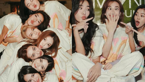 Sao nữ cùng hội chị em thân thiết quẩy tưng bừng trong tiệc độc thân, 1 diễn viên giàu nhất nhì Vbiz cũng có mặt