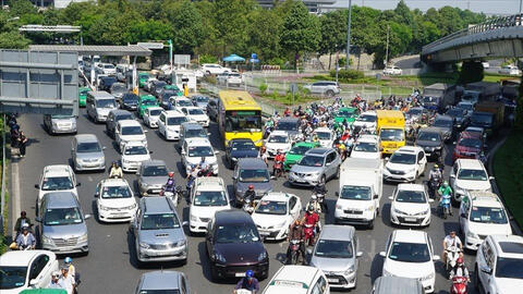 Nguy cơ ùn tắc giao thông khu vực sân bay Tân Sơn Nhất dịp tết