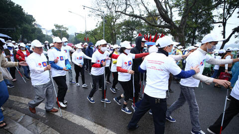 Bộ Kế hoạch Đầu tư tiếp tục lan toả Hành trình cây gậy trắng cho người mù Việt Nam