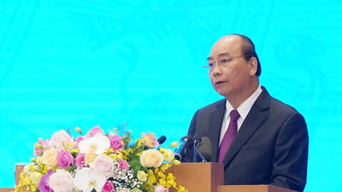 Thủ tướng yêu cầu các cấp, ngành không để thiếu hàng Tết, kể cả thịt lợn