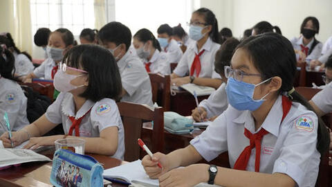 Đâu là thời điểm thích hợp để Hà Nội cho học sinh đi học trở lại?