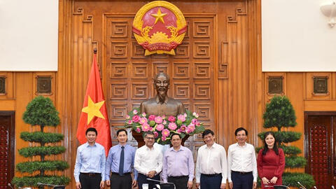 Thủ tướng đề nghị AstraZeneca giúp VN thực hiện chiến lược vaccine