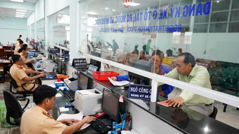 Người dân có thể mua xe mới, khai báo mất xe qua hệ thống online
