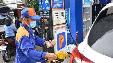 Giá xăng sẽ tiếp tục tăng vào ngày mai?