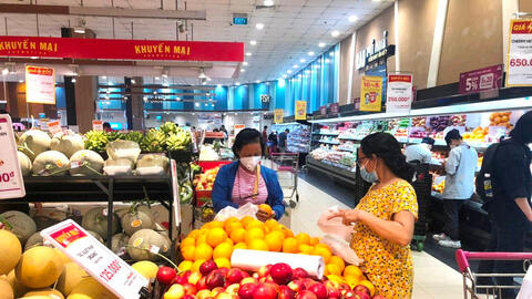 Thị trường thực phẩm ngày 27/4: Giá xoài ở Đồng bằng sông Cửu Long giảm mạnh