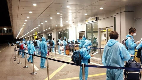 Người nhập cảnh đã tiêm đủ 2 mũi vaccine chỉ cần tự cách ly tại nhà