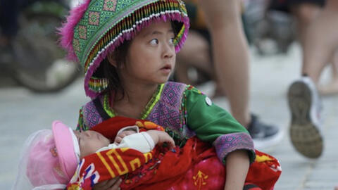 Sapa kêu gọi không mua hàng rong của trẻ em để bảo vệ trẻ em