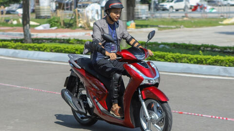 Dự thảo Luật Giao thông đường bộ mới: Bằng B1 không được lái ôtô, bằng A1 không được lái Honda SH