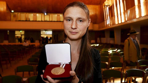 Chân dung người phụ nữ thứ 2 trên thế giới đạt giải Fields