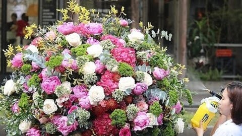 Bình hoa 60 triệu đồng cho ngày 20/10