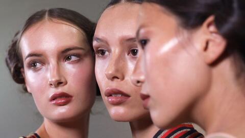 Cách dưỡng da ẩm từ bên trong, bạn không cần đến mười bước