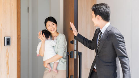 Đăng video đưa ra lý do vì sao đàn ông thời nay "chỉ đòi cưới vợ đẻ con mà không biết làm cha", người phụ nữ gây bão trên mạng