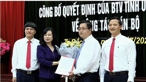 Bố làm Bí thư Tỉnh ủy, con được chỉ định làm Bí thư Thành ủy có vi phạm quy định không?