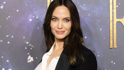 Angelina Jolie chia sẻ sau khi cắt bỏ ngực: "Tôi không cảm thấy mình kém nữ tính hơn chút nào"